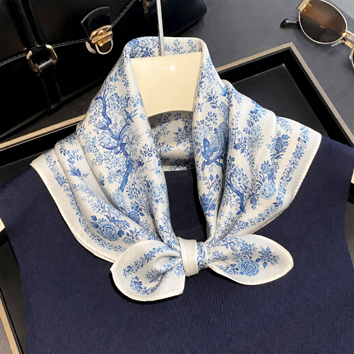 100% 천연 실크 소재의 여성용 스카프, 사각형 네크 - Silk Scarf Square 리뷰 및 가격