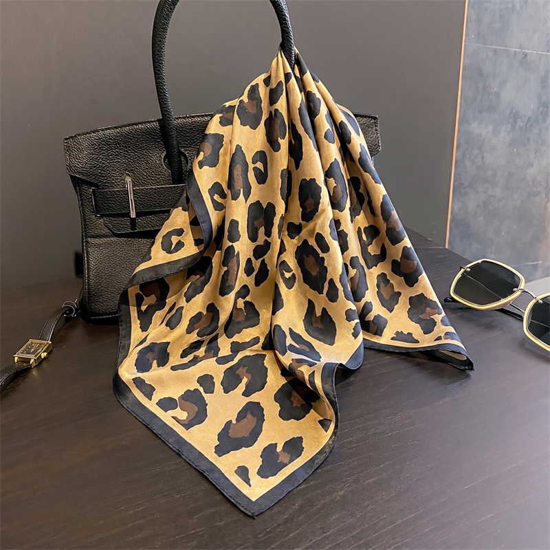 100% 실크 스퀘어 스카프 레오파드 프린트 반다나 네 - Silk Scarf Square 리뷰 및 가격
